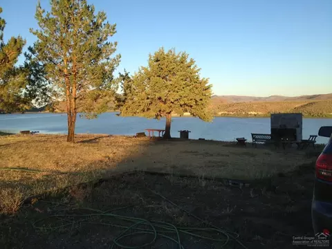 10694 Figi Ln, Unity, OR 97884 photo 4