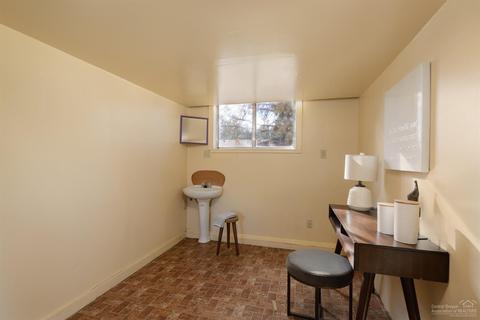64975 Hunnell Rd, Bend, OR 97703 photo 11
