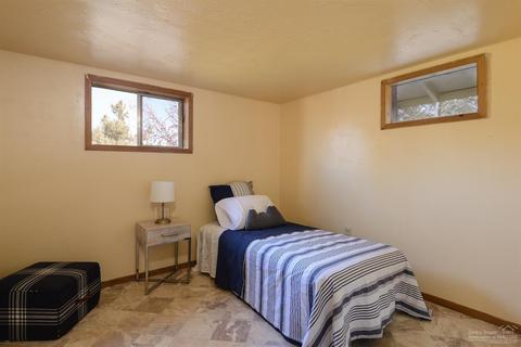 64975 Hunnell Rd, Bend, OR 97703 photo 13
