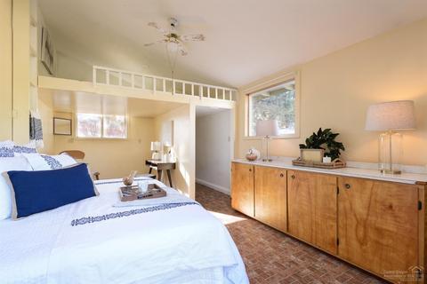 64975 Hunnell Rd, Bend, OR 97703 photo 9