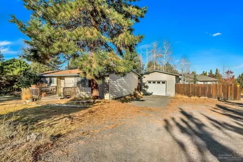 1774 NE Pheasant Ln, Bend, OR 97701 photo 4