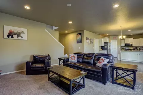 63051 Amherst Pl, Bend, OR 97701 photo 3