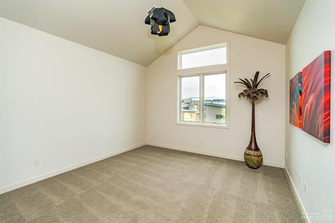 19231 Cartwright Ct, Bend, OR 97702 photo 17