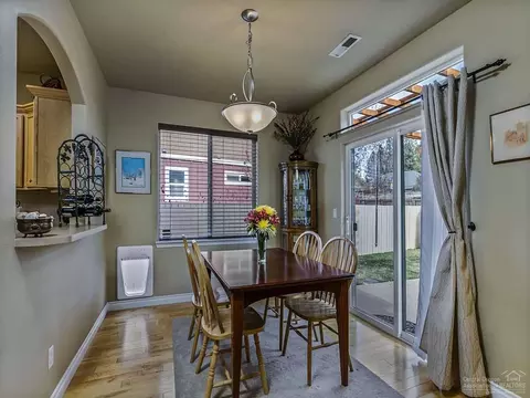 60874 Garrison Dr, Bend, OR 97702 photo 5