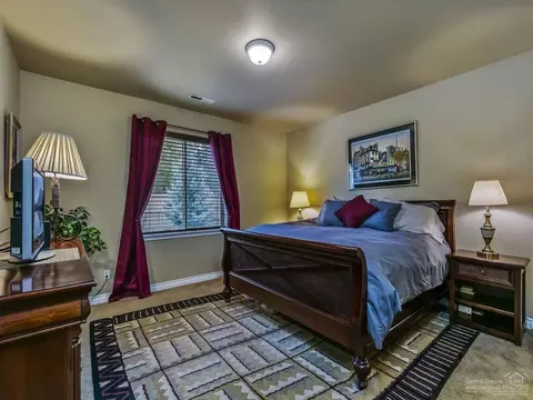 60874 Garrison Dr, Bend, OR 97702 photo 8