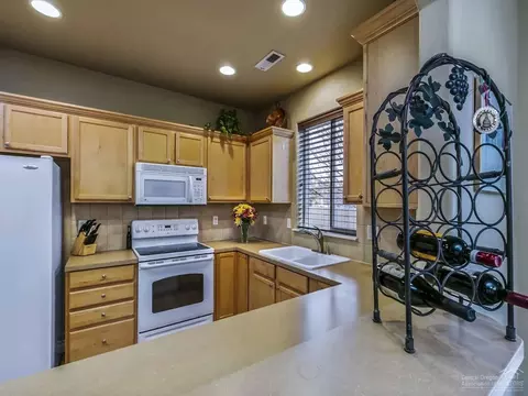 60874 Garrison Dr, Bend, OR 97702 photo 7