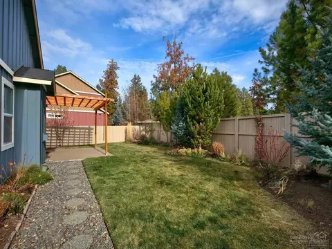 60874 Garrison Dr, Bend, OR 97702 photo 16