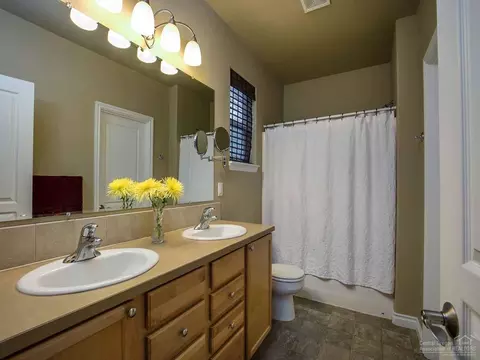 60874 Garrison Dr, Bend, OR 97702 photo 9