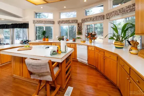 16479 Beaver Dr, Bend, OR 97707 photo 9