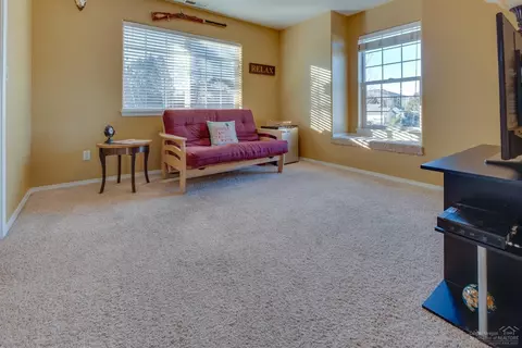 363 SE Soft Tail Loop, Bend, OR 97702 photo 19
