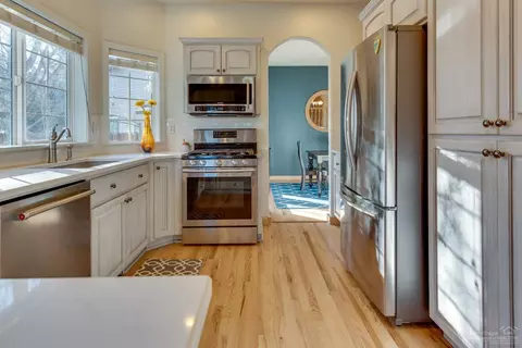 363 SE Soft Tail Loop, Bend, OR 97702 photo 10