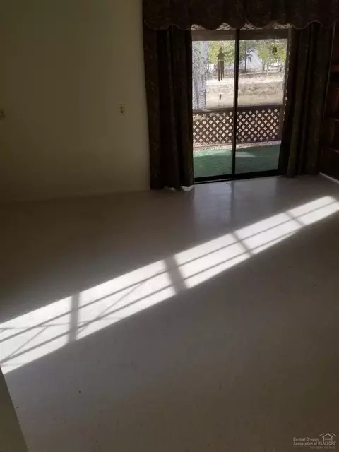 15939 Davis Ave, La Pine, OR 97739 photo 17