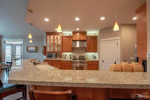 61004 Creekstone Loop, Bend, OR 97702 photo 7