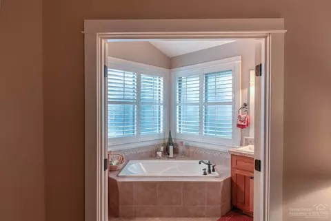 61004 Creekstone Loop, Bend, OR 97702 photo 17