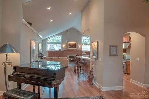 61004 Creekstone Loop, Bend, OR 97702 photo 4