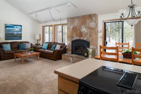 57796 Blue Goose Ln, Sunriver, OR 97707 photo 3