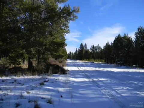 17036 Downey Rd, Bend, OR 97707 photo 3