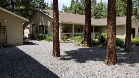 52103 Foxtail Rd, La Pine, OR 97739 photo 1