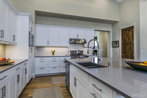61345 Kindle Rock Loop, Bend, OR 97702 photo 8