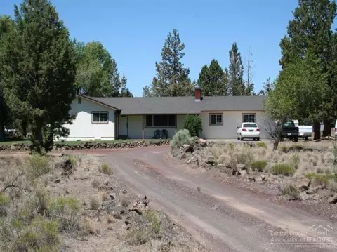 63215 Cimarron Dr, Bend, OR 97701 photo 2