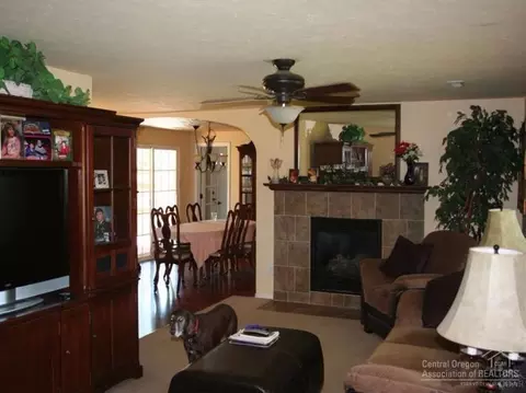 63215 Cimarron Dr, Bend, OR 97701 photo 3
