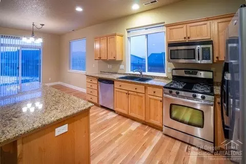 20741 Kilbourne Loop, Bend, OR 97701 photo 2