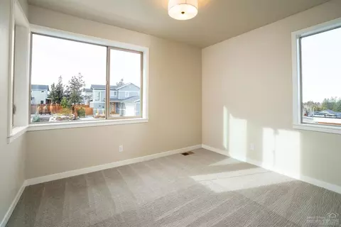 63129 Iner Loop, Bend, OR 97701 photo 17