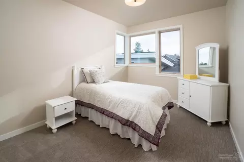 63129 Iner Loop, Bend, OR 97701 photo 14