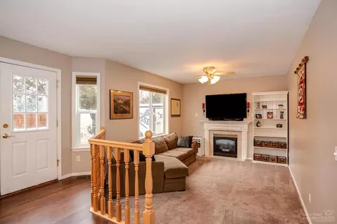369 SE Soft Tail Loop, Bend, OR 97702 photo 12