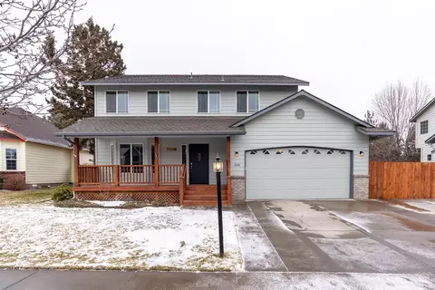 369 SE Soft Tail Loop, Bend, OR 97702 photo 1