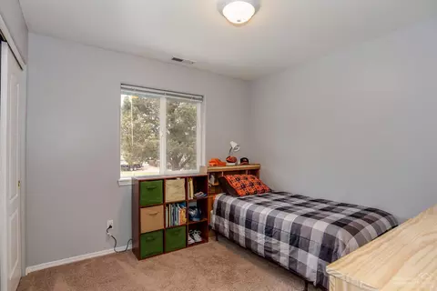369 SE Soft Tail Loop, Bend, OR 97702 photo 17