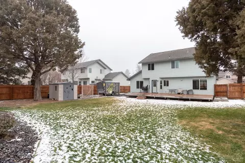 369 SE Soft Tail Loop, Bend, OR 97702 photo 20