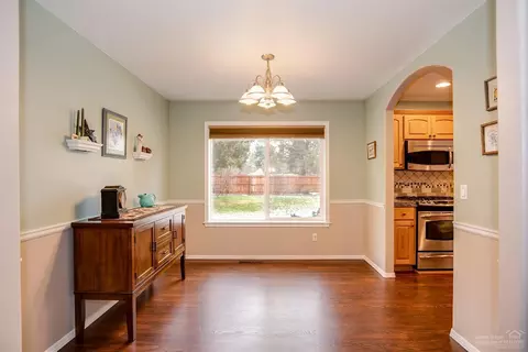 369 SE Soft Tail Loop, Bend, OR 97702 photo 6