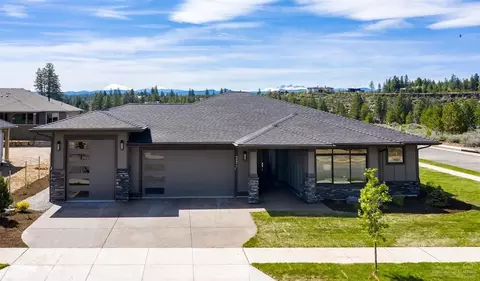 60877 SW Headwaters Loop, Bend, OR 97702 photo 1