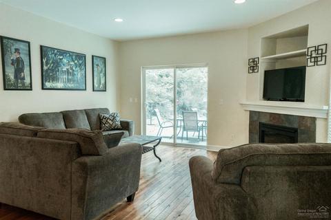 21342 Pecoraro Loop, Bend, OR 97701 photo 3
