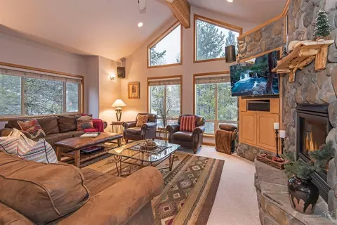57668 Red Cedar Ln, Sunriver, OR 97707 photo 3