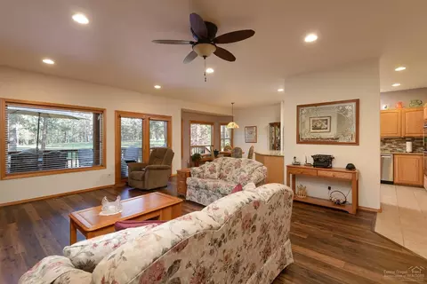 60633 Golf Village Loop, Bend, OR 97702 photo 5