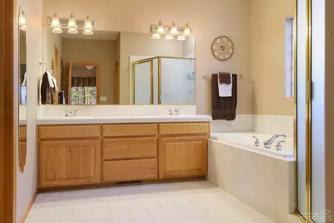60633 Golf Village Loop, Bend, OR 97702 photo 14
