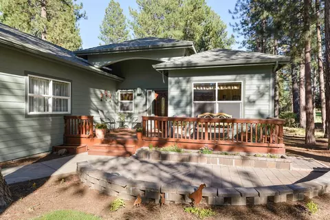 60633 Golf Village Loop, Bend, OR 97702 photo 2