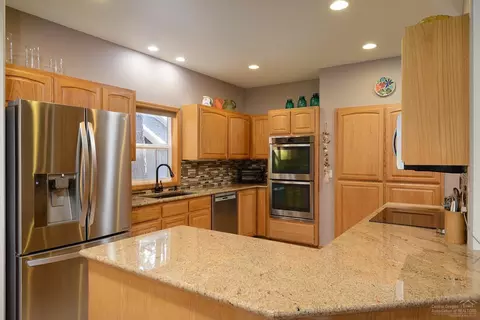 60633 Golf Village Loop, Bend, OR 97702 photo 7