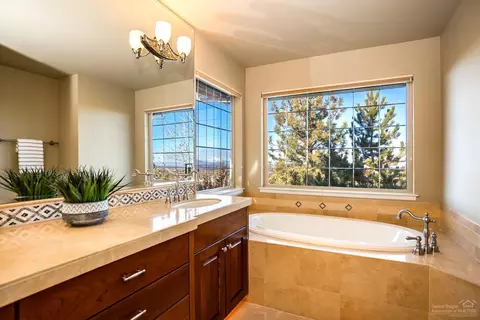 3375 NW Starview Dr, Bend, OR 97703 photo 16
