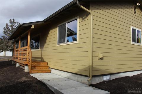 65308 Kiowa Dr, Bend, OR 97703 photo 2