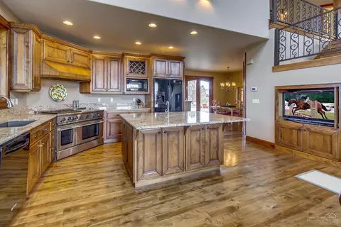 62640 NE Waugh Rd, Bend, OR 97701 photo 10