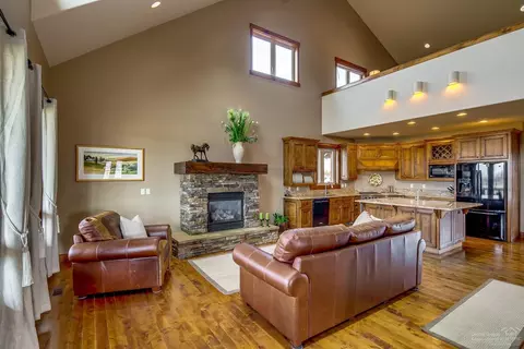 62640 NE Waugh Rd, Bend, OR 97701 photo 9