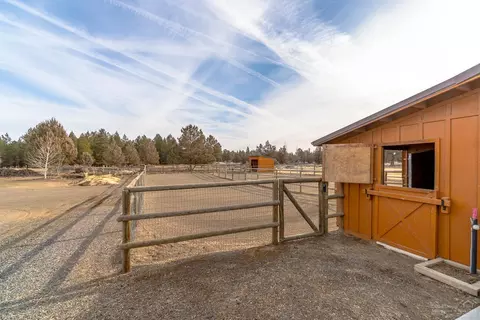 62640 NE Waugh Rd, Bend, OR 97701 photo 23