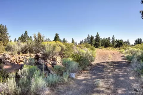 19378 Seaton Loop, Bend, OR 97702 photo 3