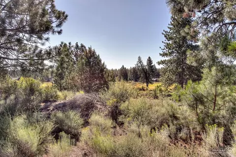 19378 Seaton Loop, Bend, OR 97702 photo 2