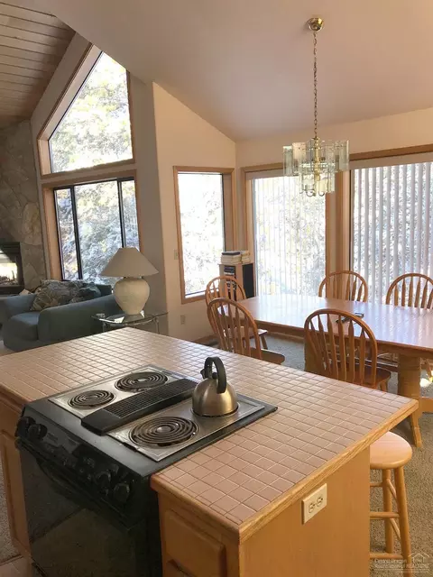 17778 Big Leaf Ln, Sunriver, OR 97707 photo 5