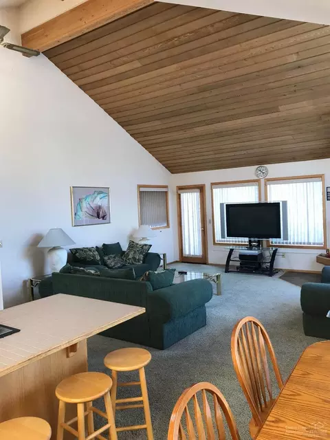 17778 Big Leaf Ln, Sunriver, OR 97707 photo 3