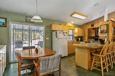 15570 Turquoise Dr, La Pine, OR 97739 photo 8